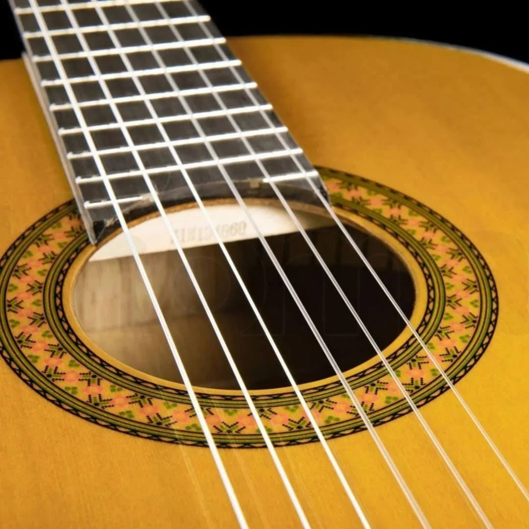 YAMAHA C40 CLASSICAL GUITAR