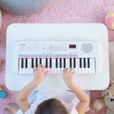 YAMAHA PORTABLE KEYBOARD -REMIE (PSS-E30)